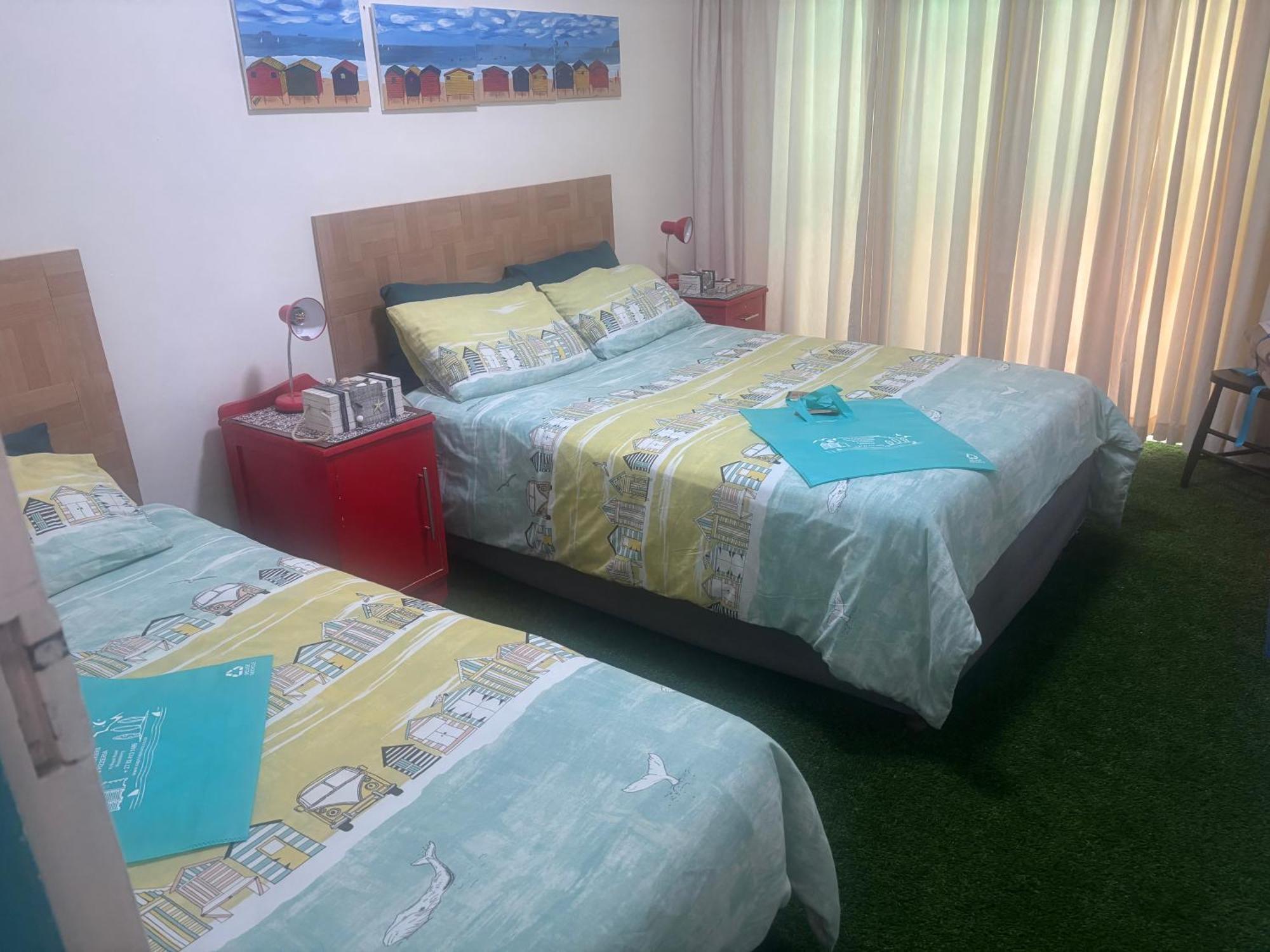 Hotel Cape Capsules Muizenberg Esterno foto
